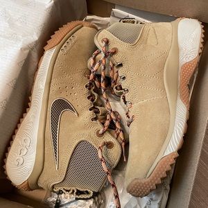 Like New Nike ACG Angels Rest Hiking Shoes